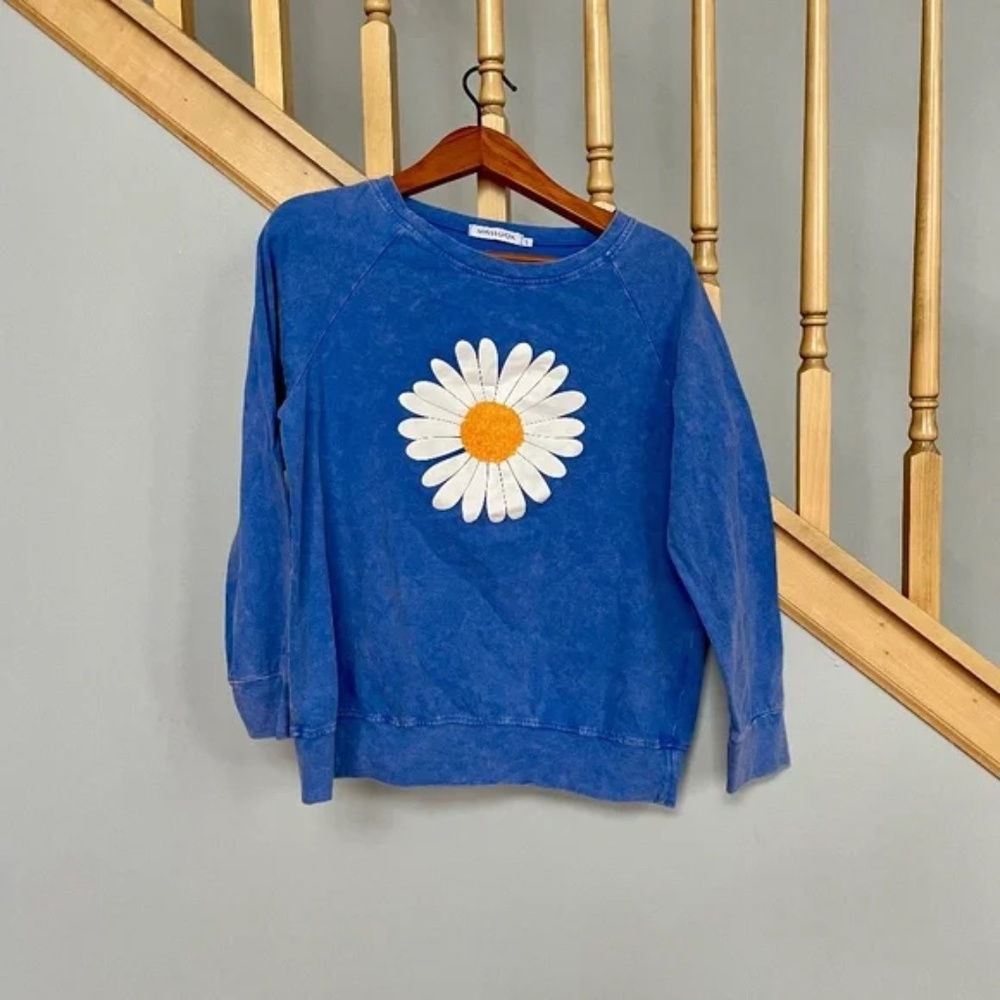 MISS LOOK ROYAL BLUE SWEATSHIRT-STYLE TOP W/DAISY DESIGN SZ SMALL
